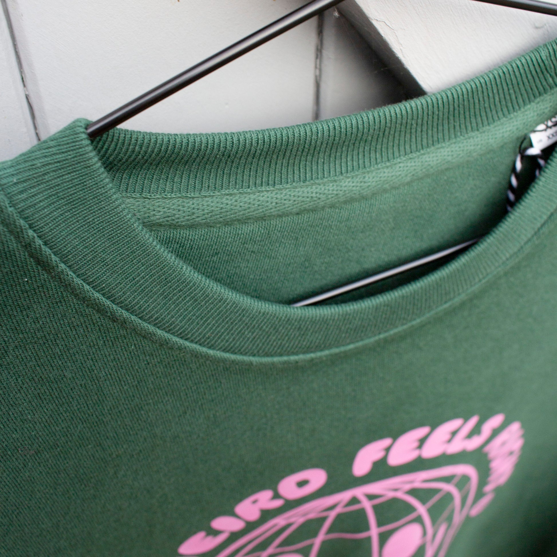 That's Sooo You Being Weird Feels Right sweatshirt, smiley face, TSY, bottle green, pale pink, dopamine dressing, colourful fashion